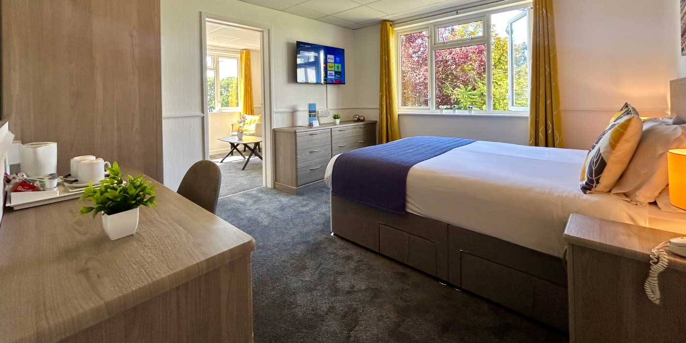 Family suite pool & garden view